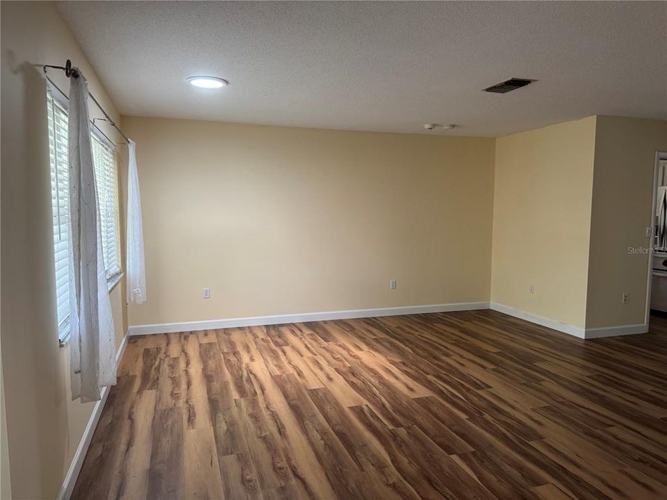 En Venta: $474,500 (3 camas, 3 baños, 2269 Pies cuadrados)