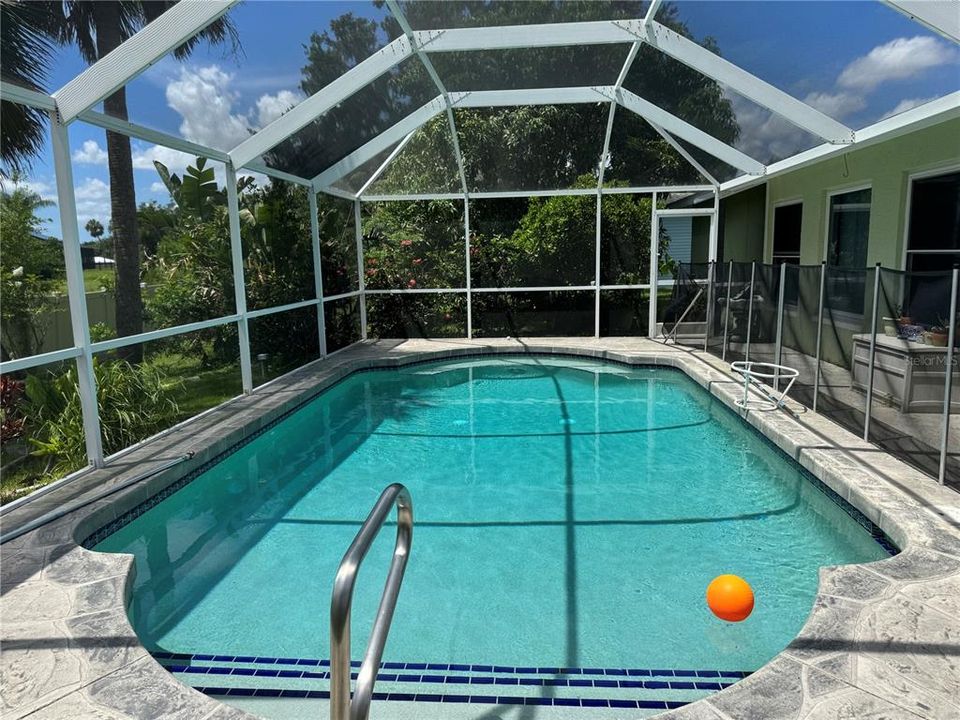 En Venta: $474,500 (3 camas, 3 baños, 2269 Pies cuadrados)