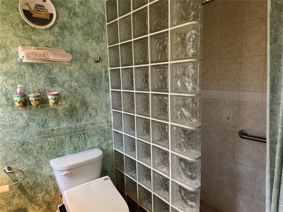 En Venta: $474,500 (3 camas, 3 baños, 2269 Pies cuadrados)