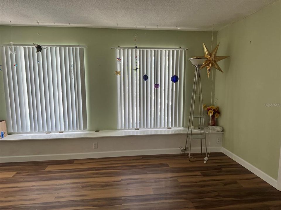 En Venta: $474,500 (3 camas, 3 baños, 2269 Pies cuadrados)