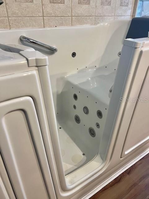 En Venta: $474,500 (3 camas, 3 baños, 2269 Pies cuadrados)