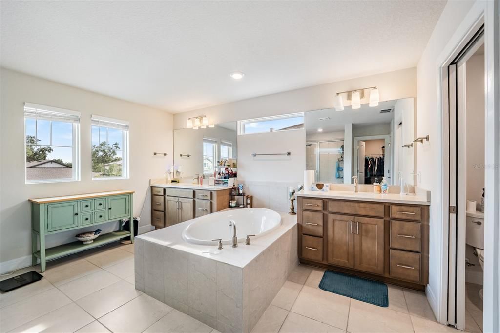 待售: $815,000 (5 贝兹, 4 浴室, 4553 平方英尺)