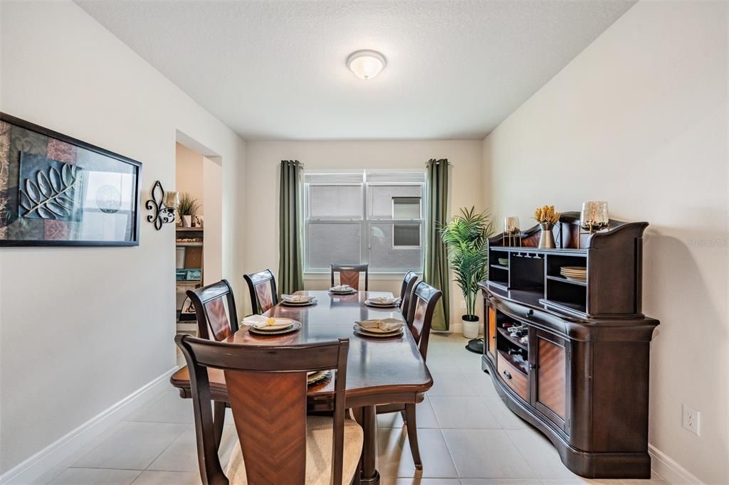 待售: $815,000 (5 贝兹, 4 浴室, 4553 平方英尺)