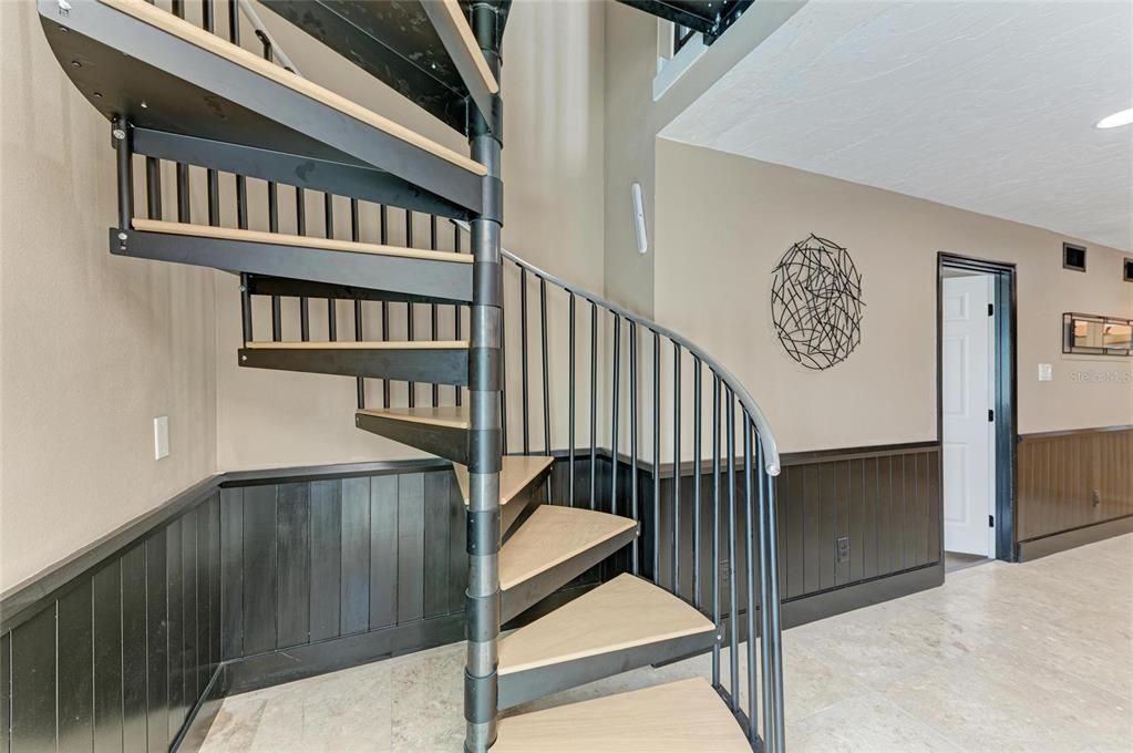 En Venta: $1,495,000 (5 camas, 3 baños, 2500 Pies cuadrados)