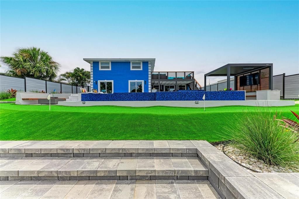 En Venta: $1,495,000 (5 camas, 3 baños, 2500 Pies cuadrados)