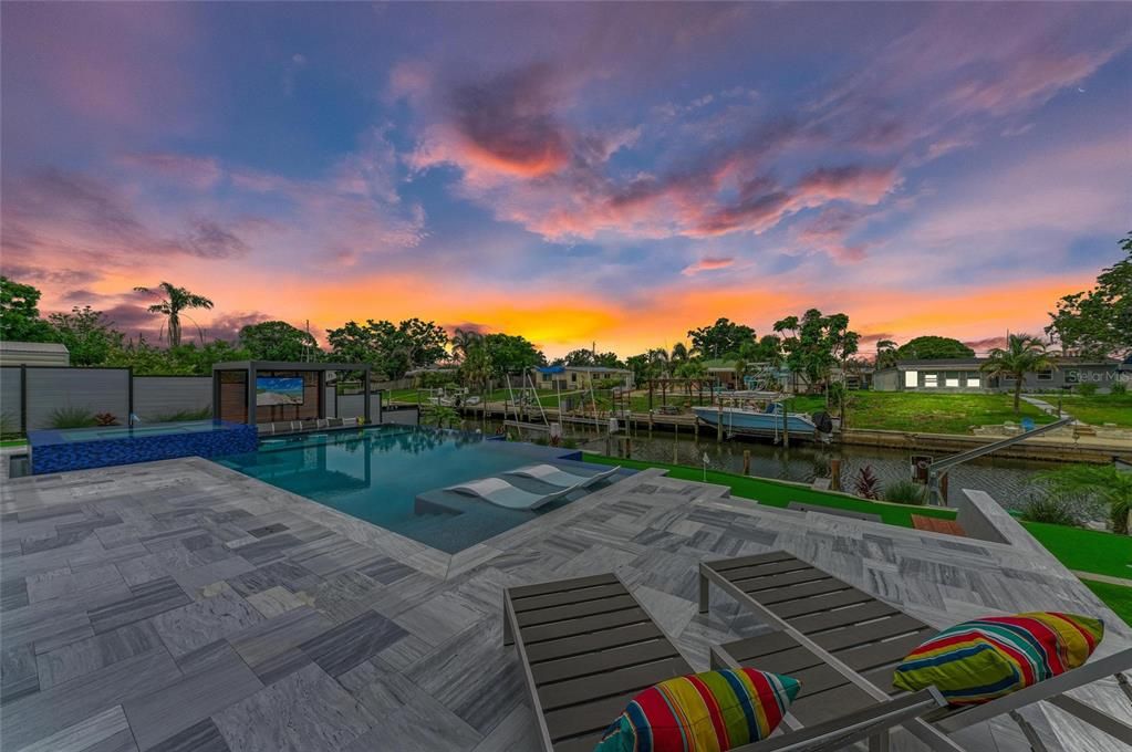 En Venta: $1,495,000 (5 camas, 3 baños, 2500 Pies cuadrados)