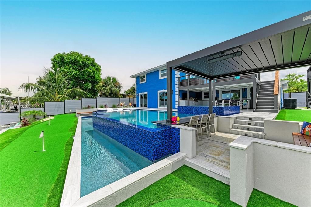 En Venta: $1,495,000 (5 camas, 3 baños, 2500 Pies cuadrados)