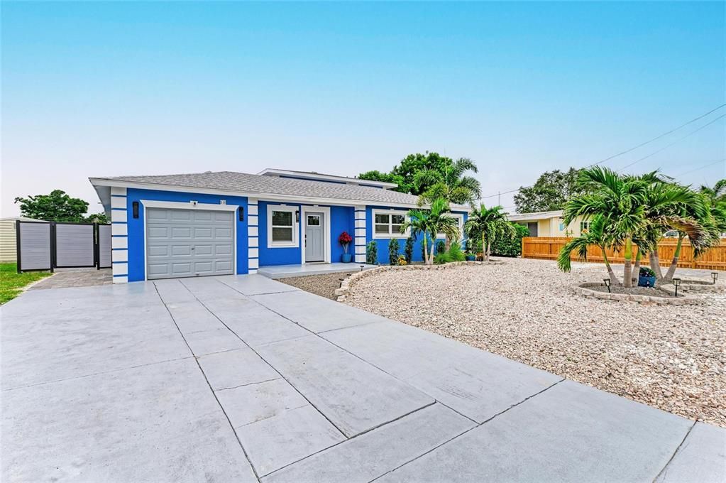 En Venta: $1,495,000 (5 camas, 3 baños, 2500 Pies cuadrados)