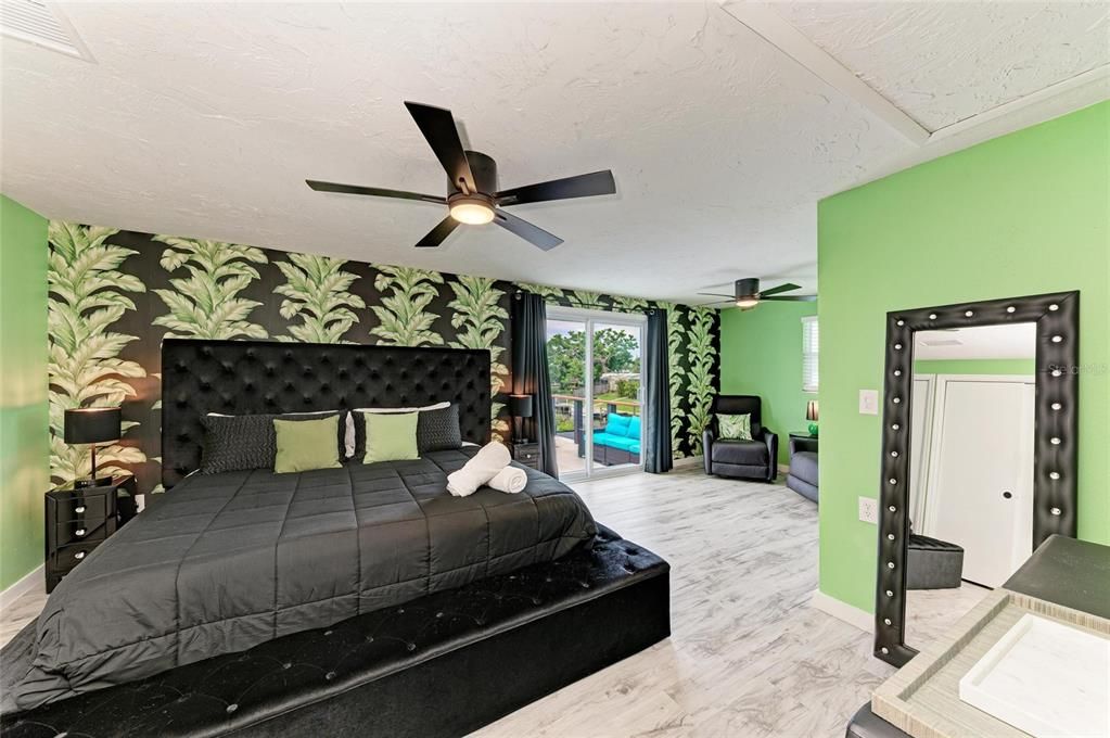 En Venta: $1,495,000 (5 camas, 3 baños, 2500 Pies cuadrados)