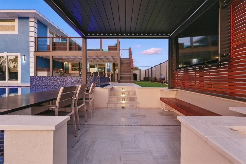 En Venta: $1,495,000 (5 camas, 3 baños, 2500 Pies cuadrados)