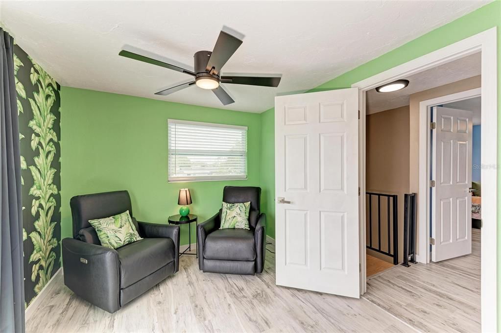 En Venta: $1,495,000 (5 camas, 3 baños, 2500 Pies cuadrados)