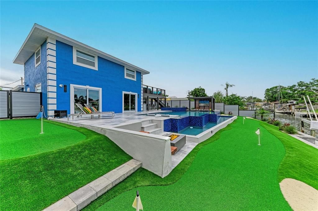 En Venta: $1,495,000 (5 camas, 3 baños, 2500 Pies cuadrados)