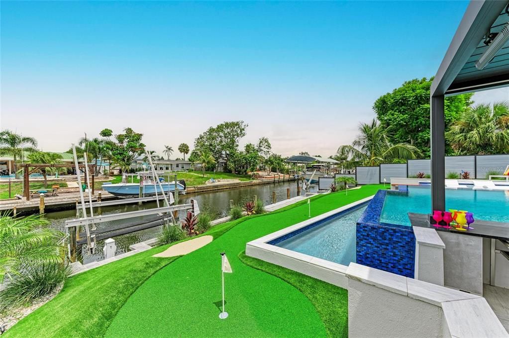 En Venta: $1,495,000 (5 camas, 3 baños, 2500 Pies cuadrados)