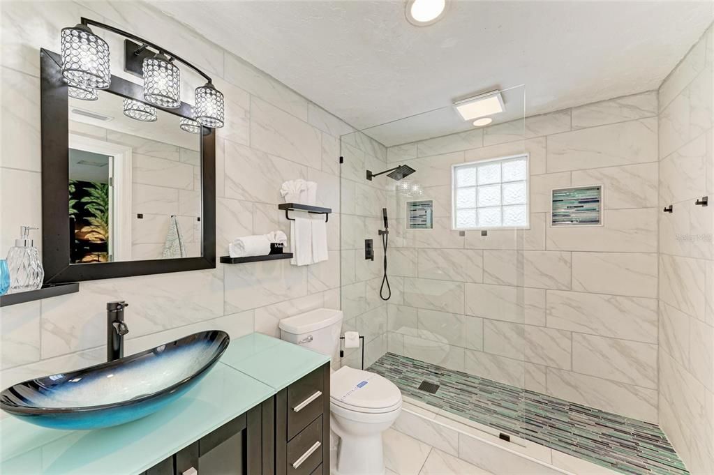 En Venta: $1,495,000 (5 camas, 3 baños, 2500 Pies cuadrados)