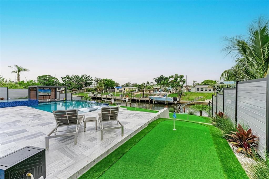 En Venta: $1,495,000 (5 camas, 3 baños, 2500 Pies cuadrados)