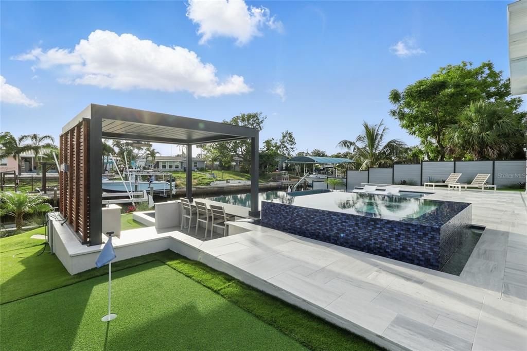 En Venta: $1,495,000 (5 camas, 3 baños, 2500 Pies cuadrados)