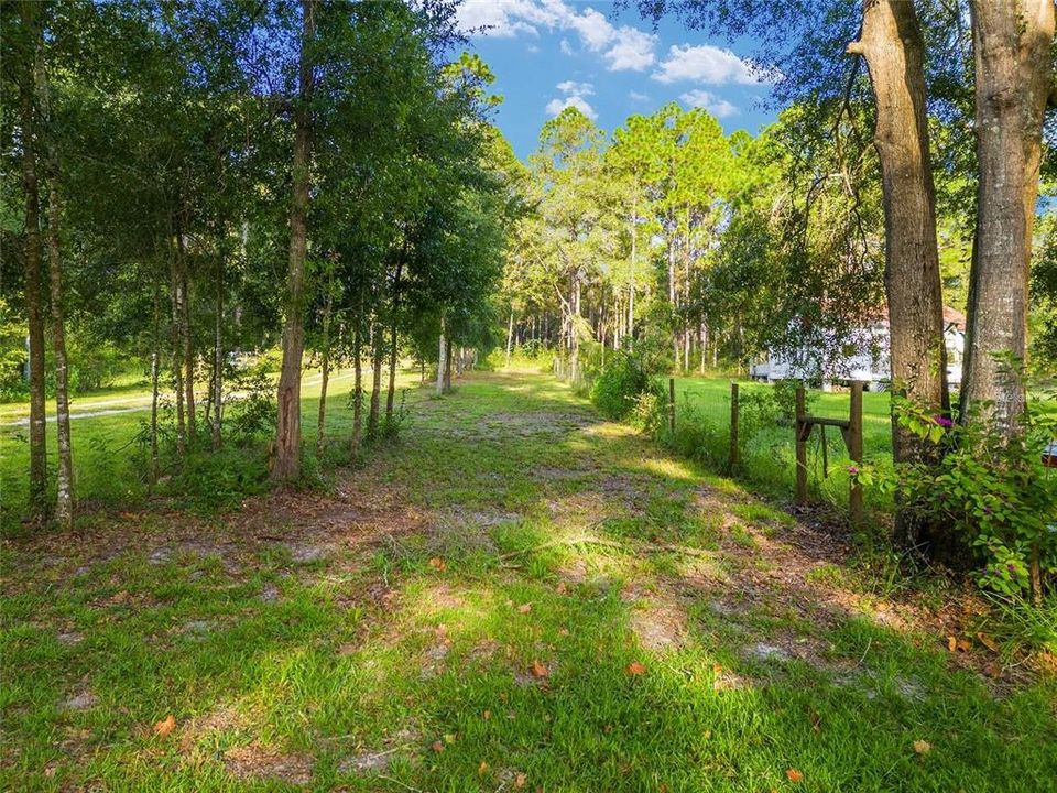 待售: $74,900 (1.50 acres)