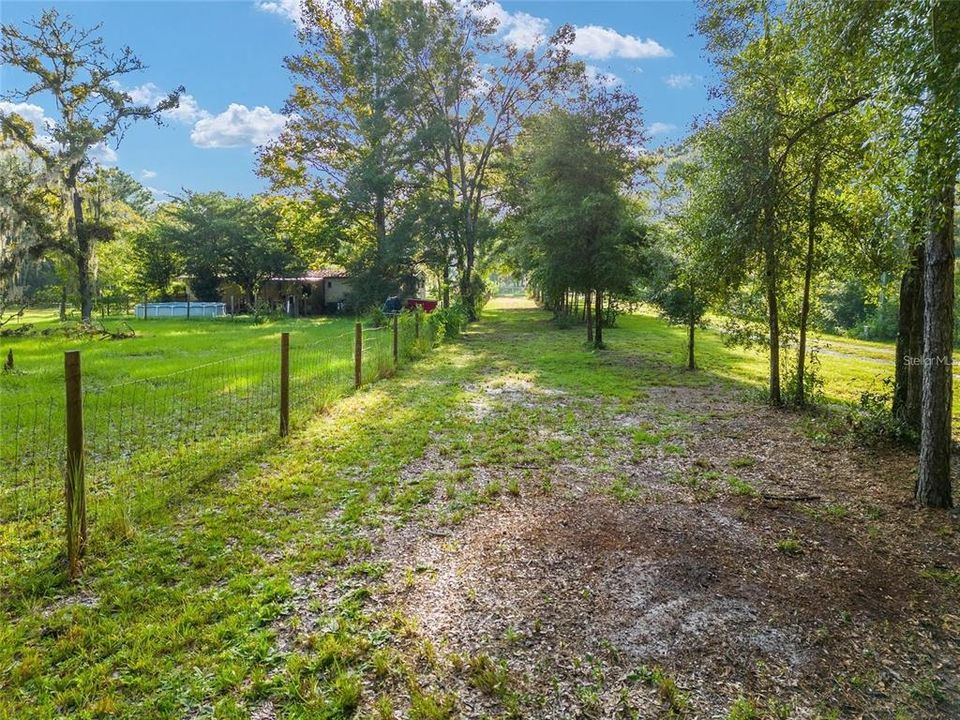 待售: $74,900 (1.50 acres)