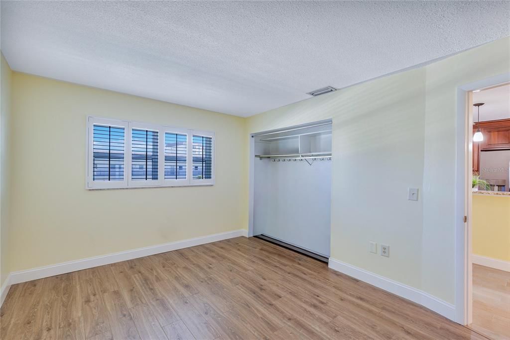 For Sale: $375,000 (2 beds, 2 baths, 1141 Square Feet)