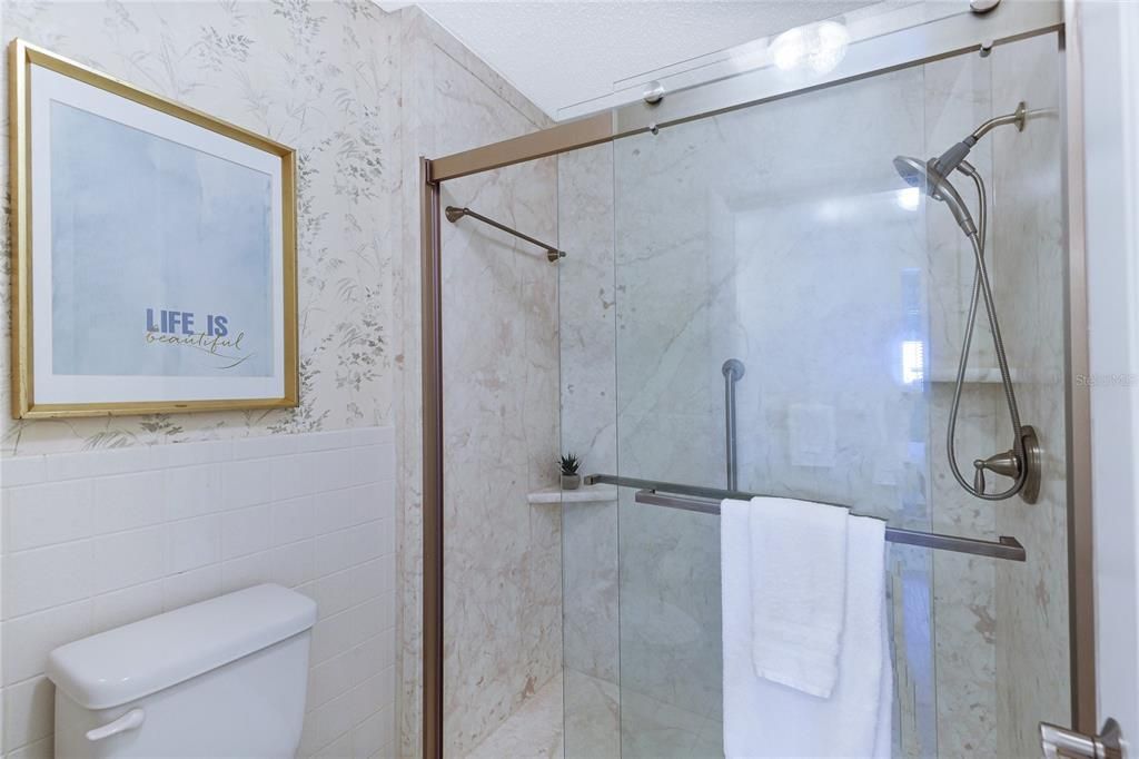 For Sale: $375,000 (2 beds, 2 baths, 1141 Square Feet)