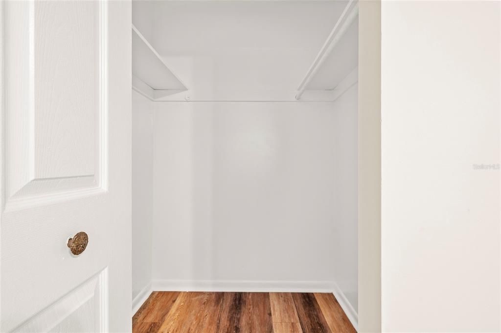 For Sale: $139,000 (2 beds, 2 baths, 1068 Square Feet)