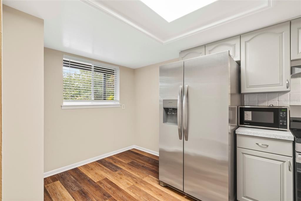 For Sale: $139,000 (2 beds, 2 baths, 1068 Square Feet)