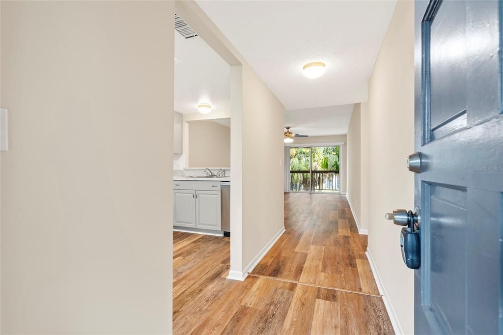 For Sale: $139,000 (2 beds, 2 baths, 1068 Square Feet)