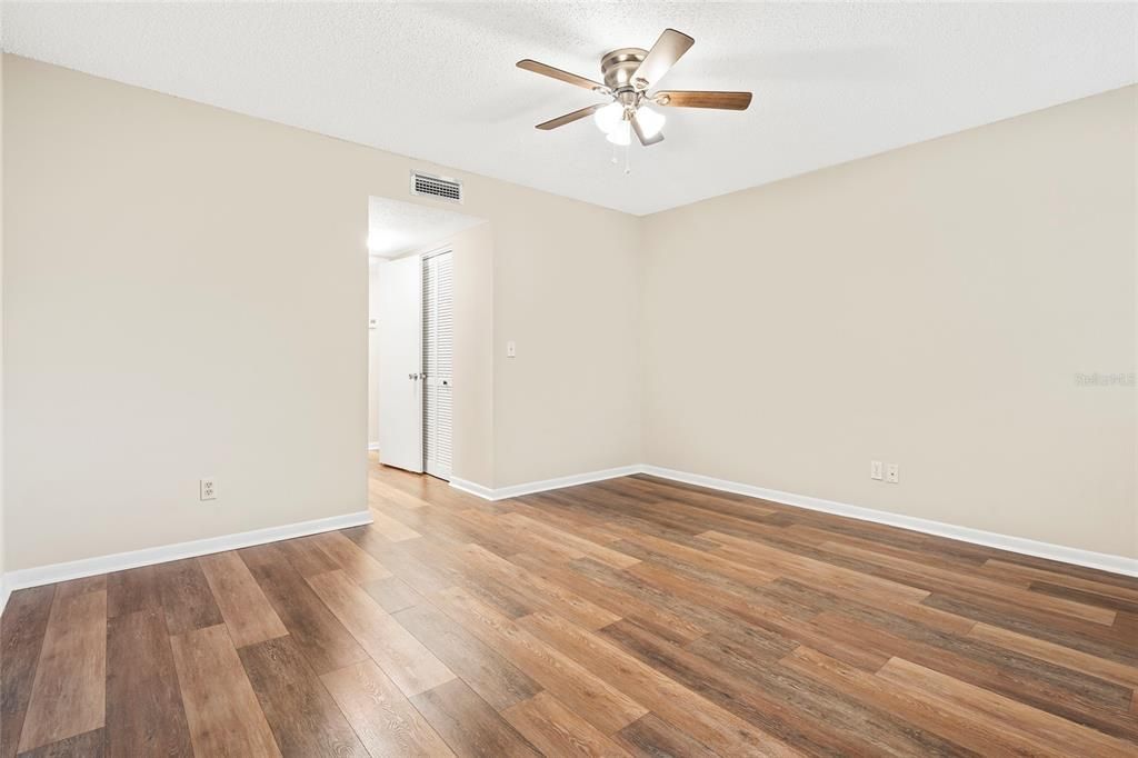 For Sale: $139,000 (2 beds, 2 baths, 1068 Square Feet)