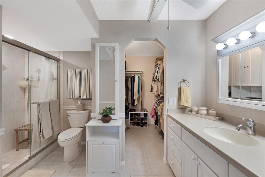 For Sale: $180,000 (2 beds, 2 baths, 1045 Square Feet)