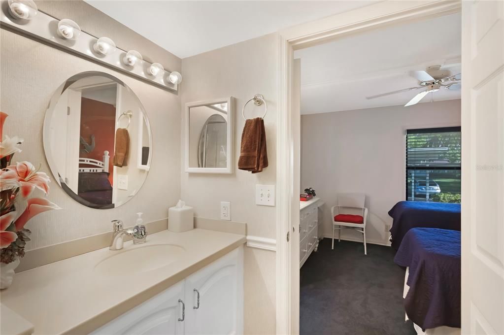 For Sale: $180,000 (2 beds, 2 baths, 1045 Square Feet)