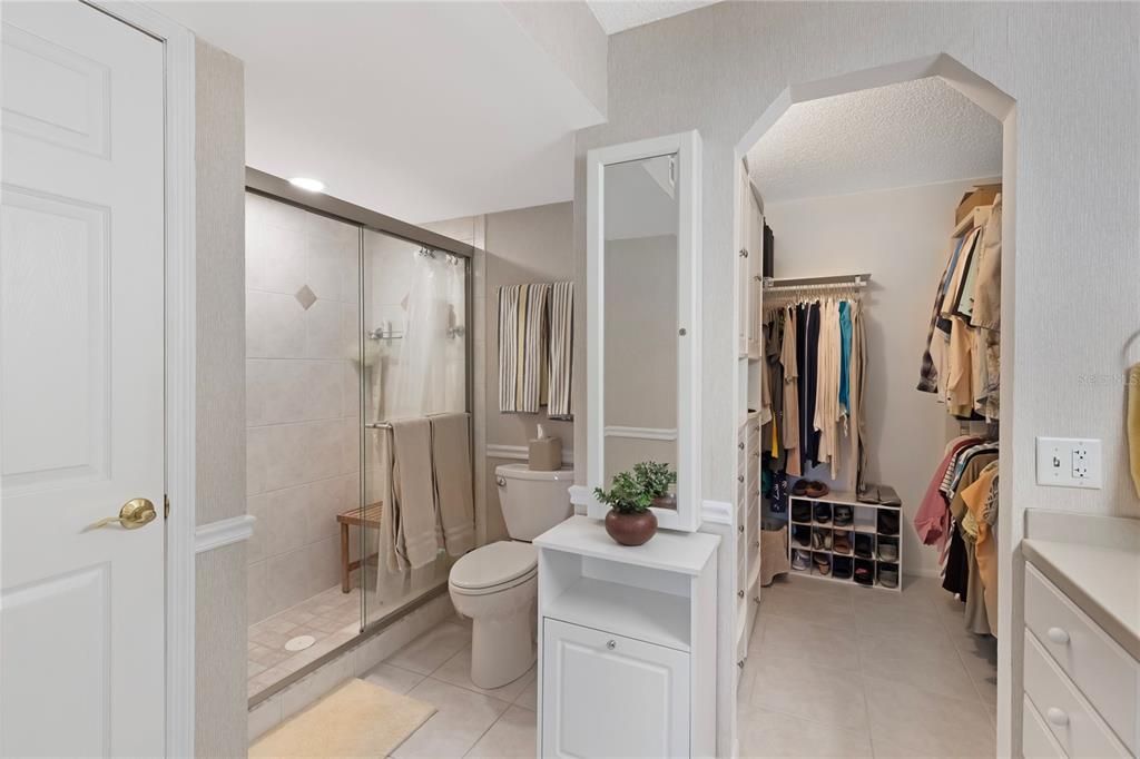 For Sale: $180,000 (2 beds, 2 baths, 1045 Square Feet)