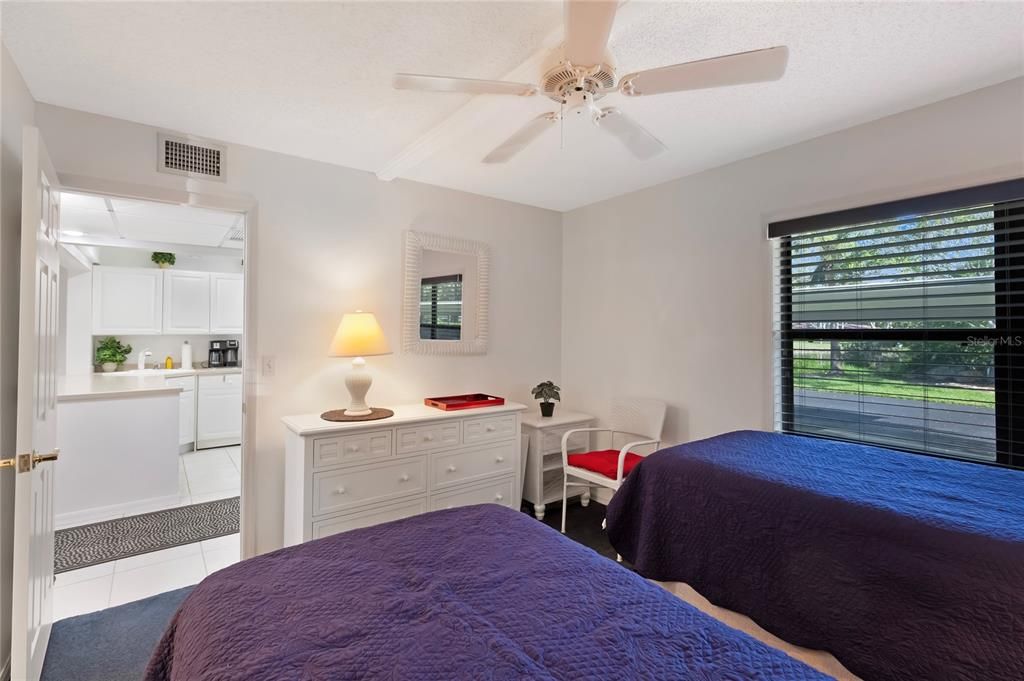 For Sale: $180,000 (2 beds, 2 baths, 1045 Square Feet)