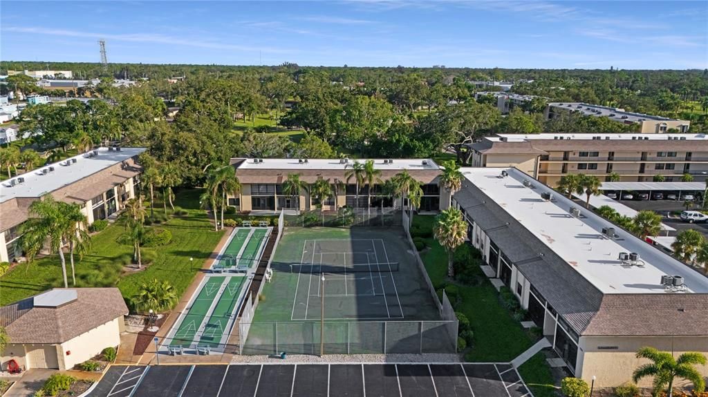 For Sale: $180,000 (2 beds, 2 baths, 1045 Square Feet)