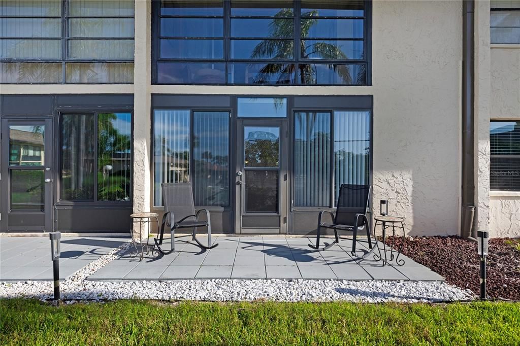 For Sale: $180,000 (2 beds, 2 baths, 1045 Square Feet)