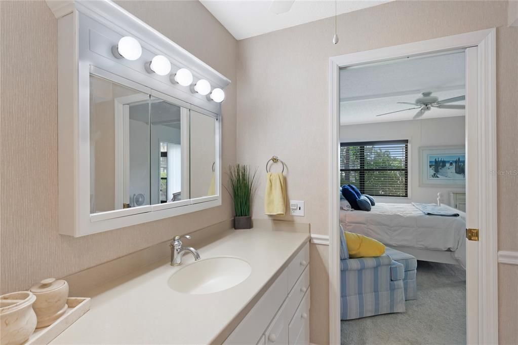 For Sale: $180,000 (2 beds, 2 baths, 1045 Square Feet)