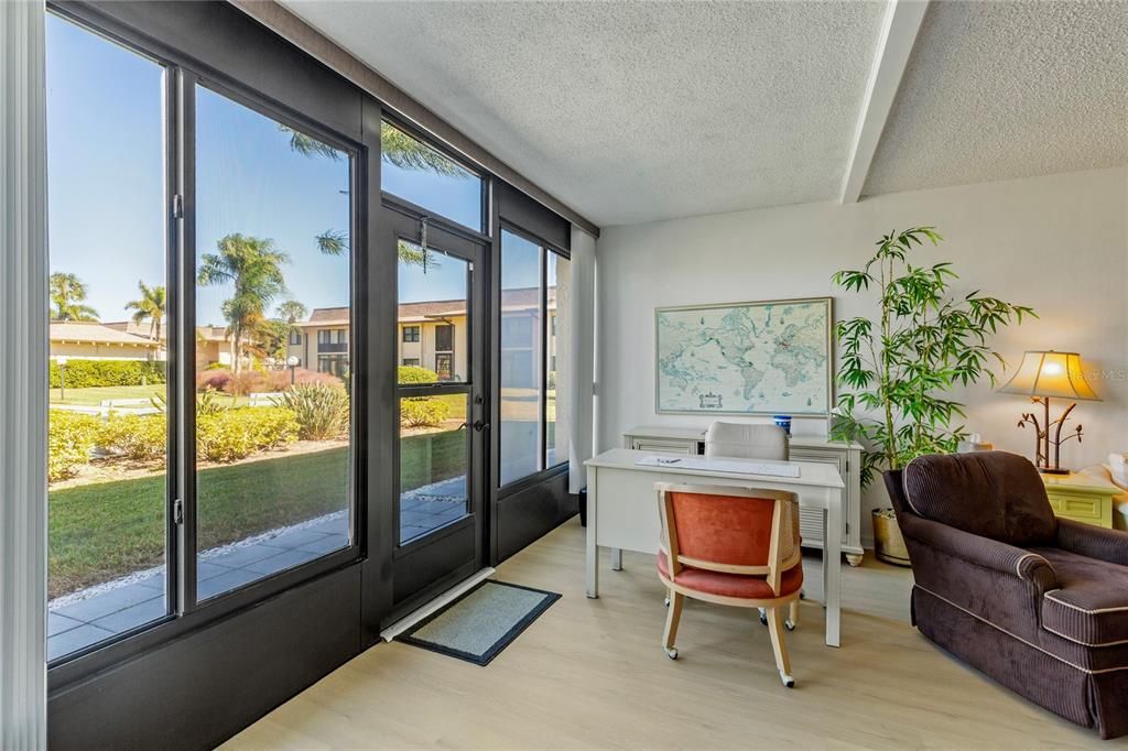 For Sale: $180,000 (2 beds, 2 baths, 1045 Square Feet)