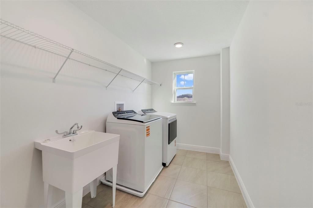 En Venta: $699,990 (4 camas, 3 baños, 3611 Pies cuadrados)