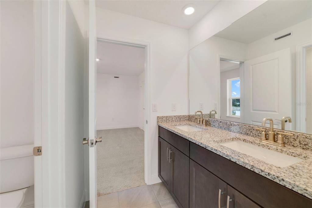 En Venta: $699,990 (4 camas, 3 baños, 3611 Pies cuadrados)