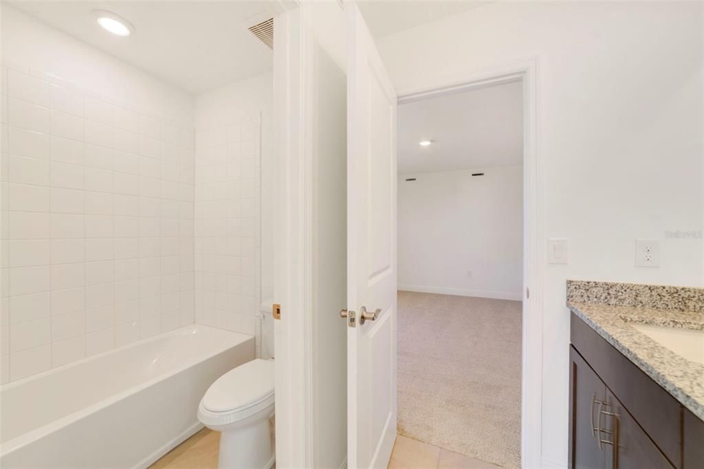En Venta: $699,990 (4 camas, 3 baños, 3611 Pies cuadrados)