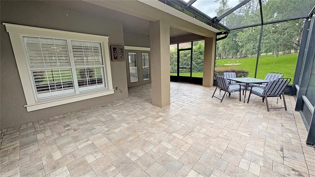 合同活跃: $430,000 (2 贝兹, 2 浴室, 1892 平方英尺)