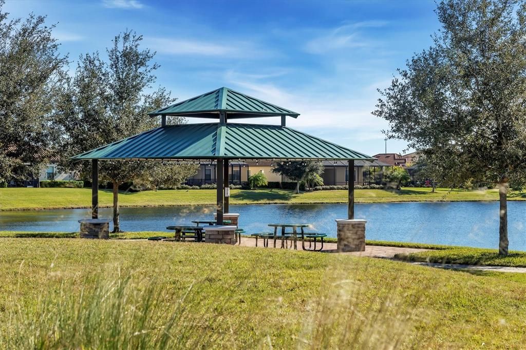 Active With Contract: $899,900 (6 beds, 4 baths, 3832 Square Feet)