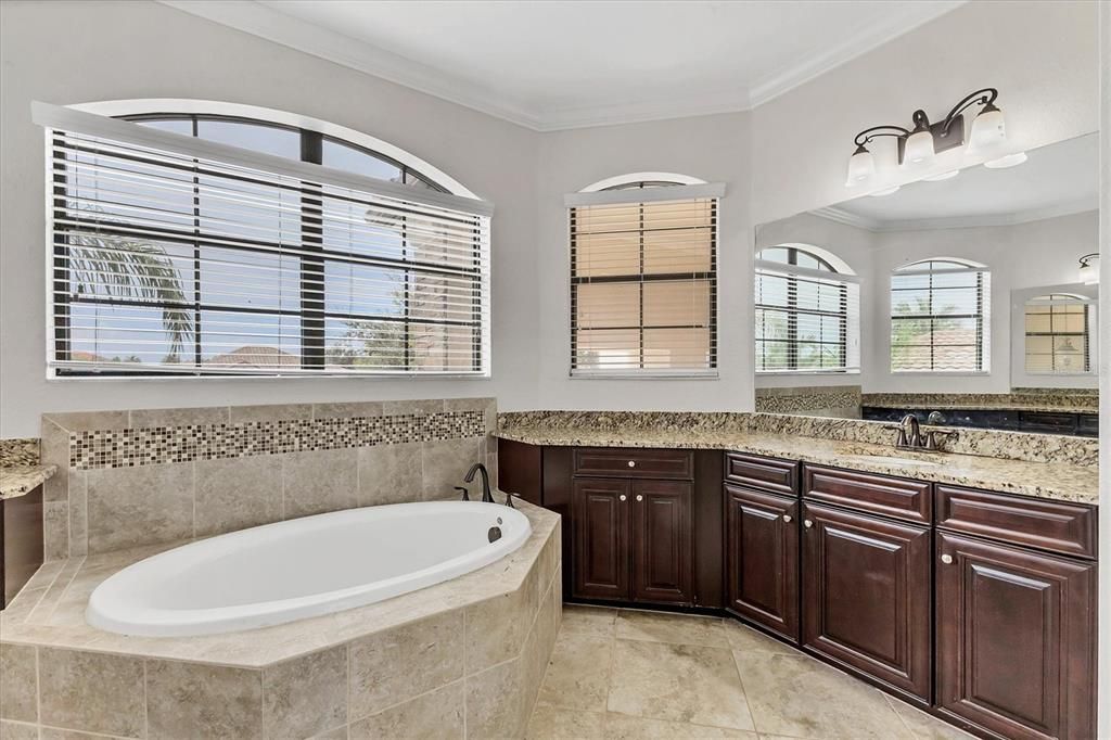 Active With Contract: $899,900 (6 beds, 4 baths, 3832 Square Feet)