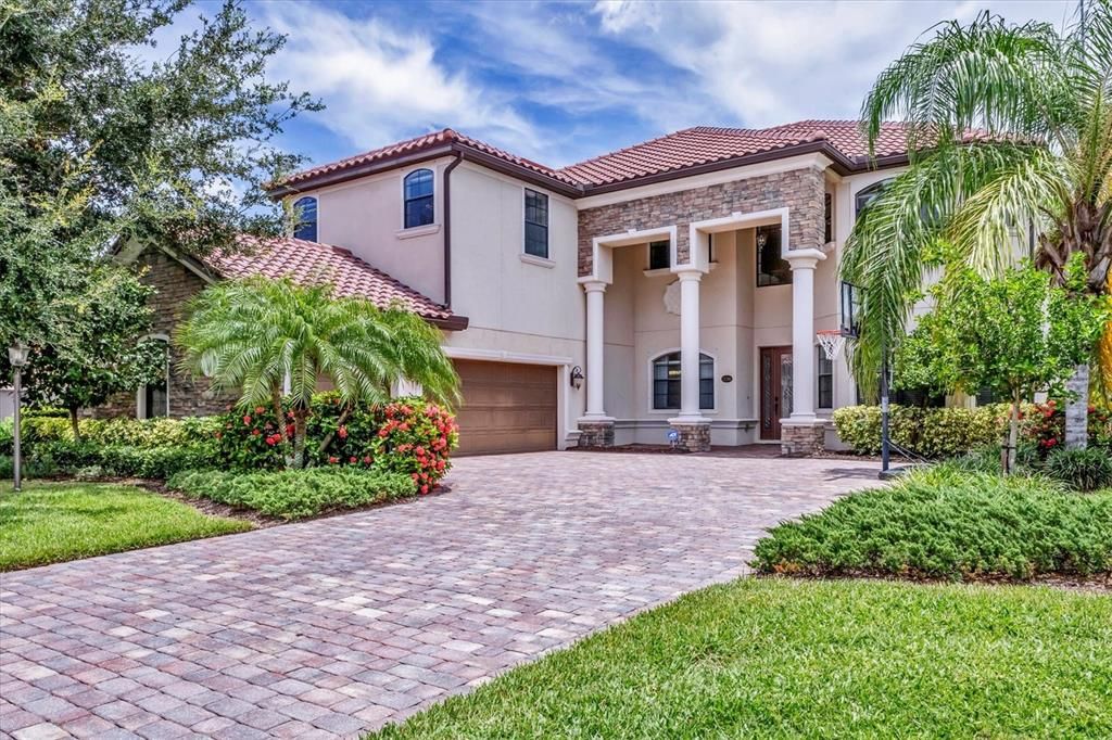 Active With Contract: $899,900 (6 beds, 4 baths, 3832 Square Feet)