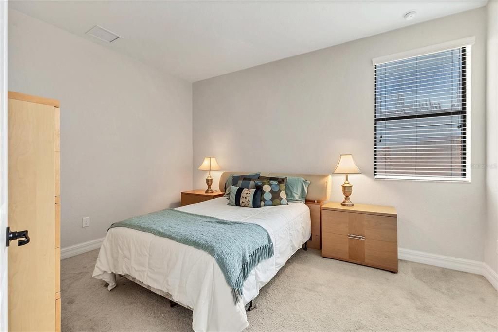 Active With Contract: $899,900 (6 beds, 4 baths, 3832 Square Feet)