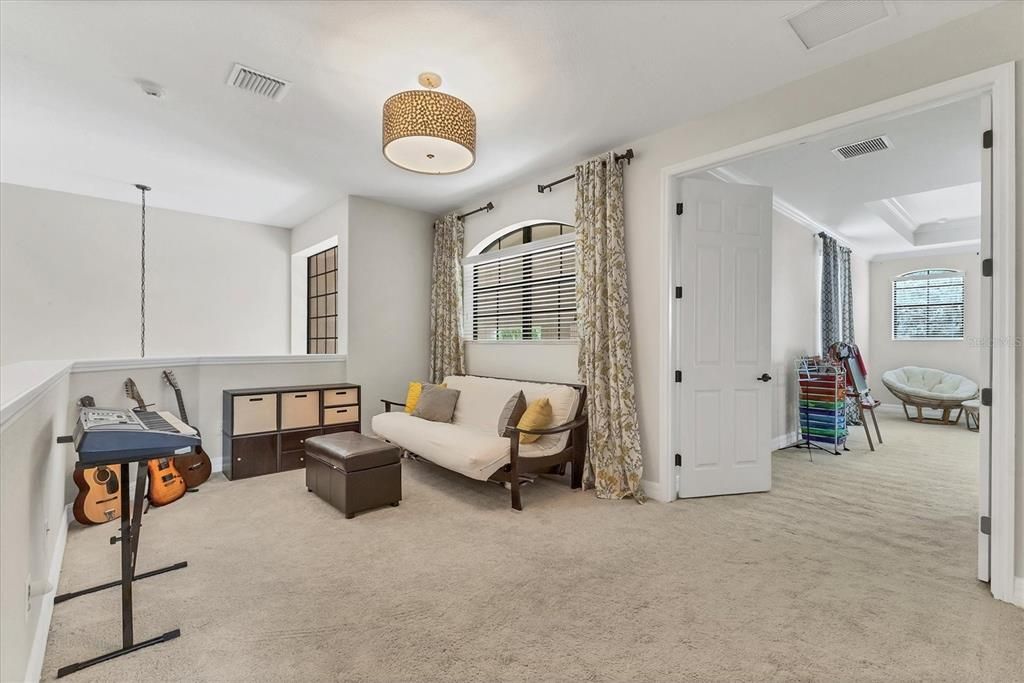 Active With Contract: $899,900 (6 beds, 4 baths, 3832 Square Feet)