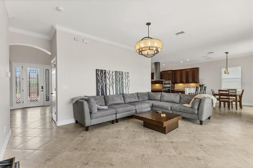 Active With Contract: $899,900 (6 beds, 4 baths, 3832 Square Feet)