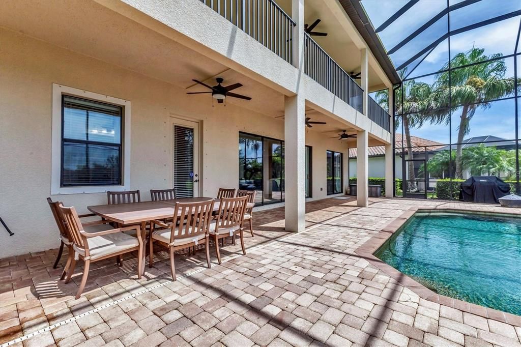 Active With Contract: $899,900 (6 beds, 4 baths, 3832 Square Feet)