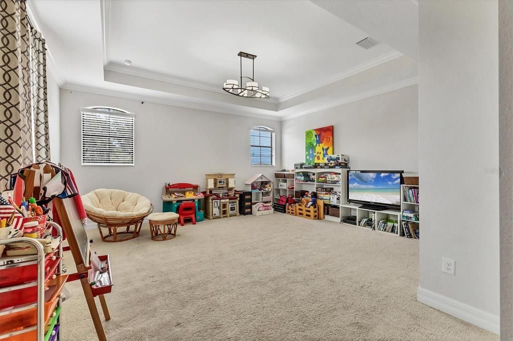 Active With Contract: $899,900 (6 beds, 4 baths, 3832 Square Feet)