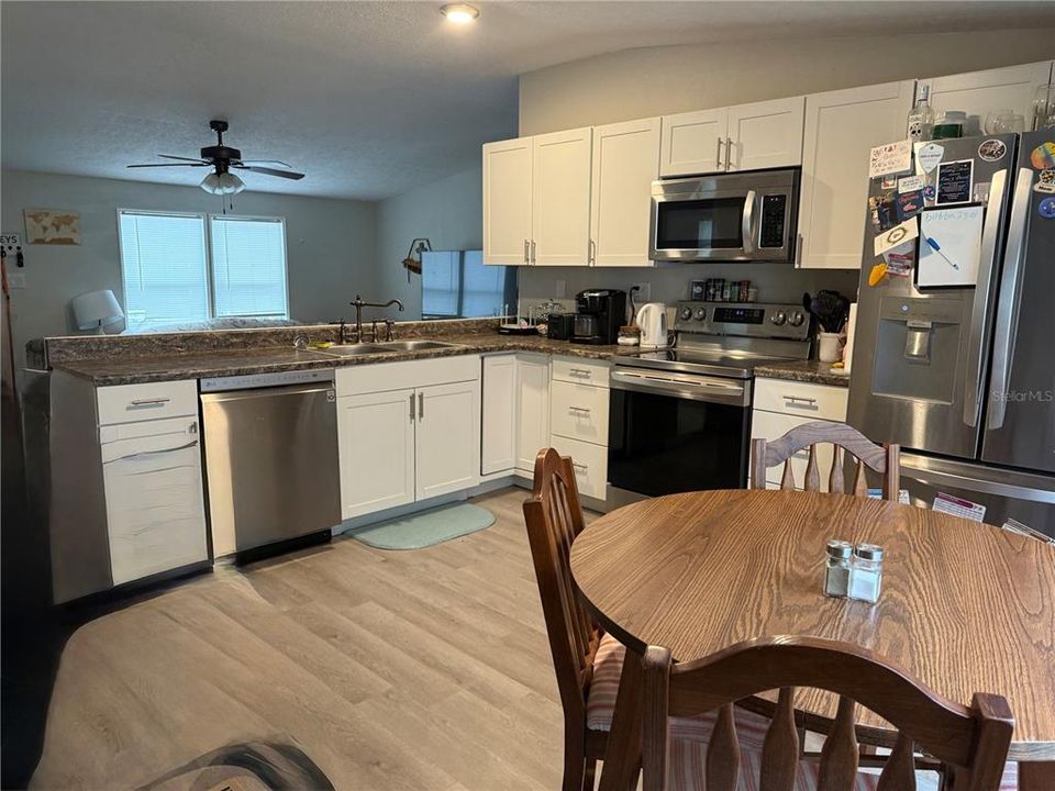 На продажу: $180,000 (3 спален, 2 ванн, 1080 Квадратных фут)