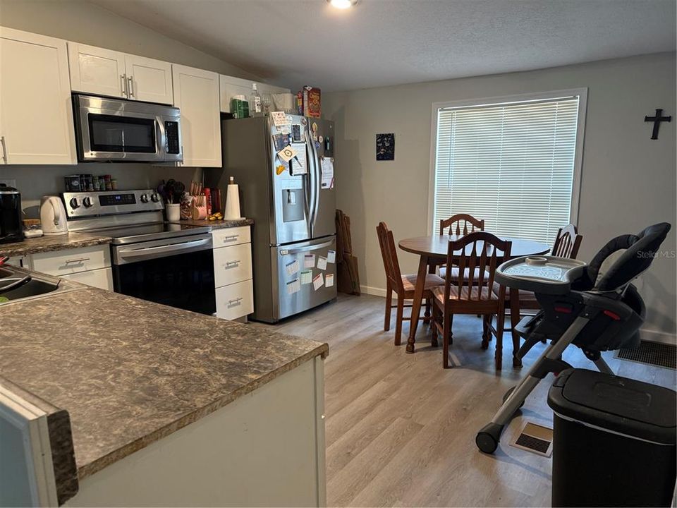 На продажу: $180,000 (3 спален, 2 ванн, 1080 Квадратных фут)